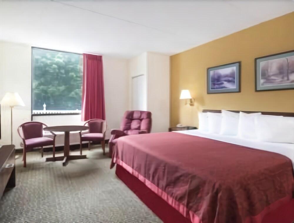 Days Inn By Wyndham Chambersburg Luaran gambar