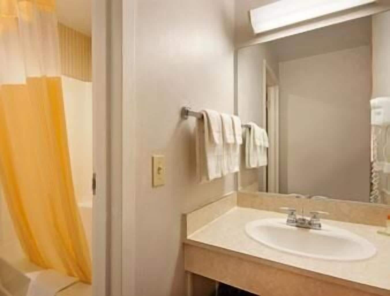 Days Inn By Wyndham Chambersburg Luaran gambar