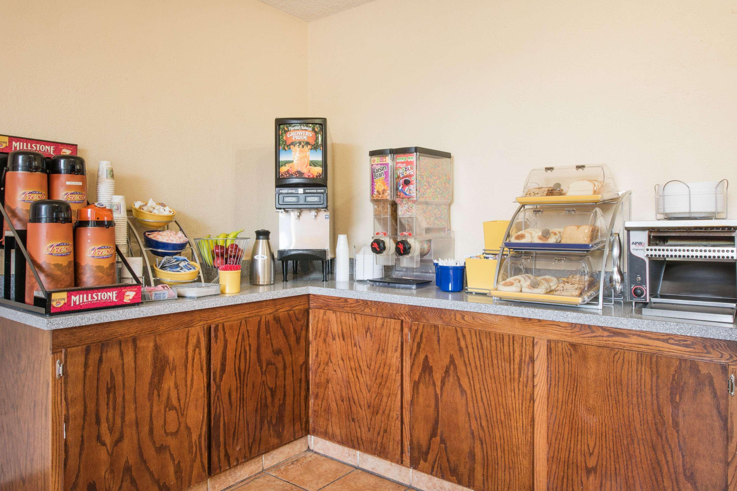 Days Inn By Wyndham Chambersburg Luaran gambar