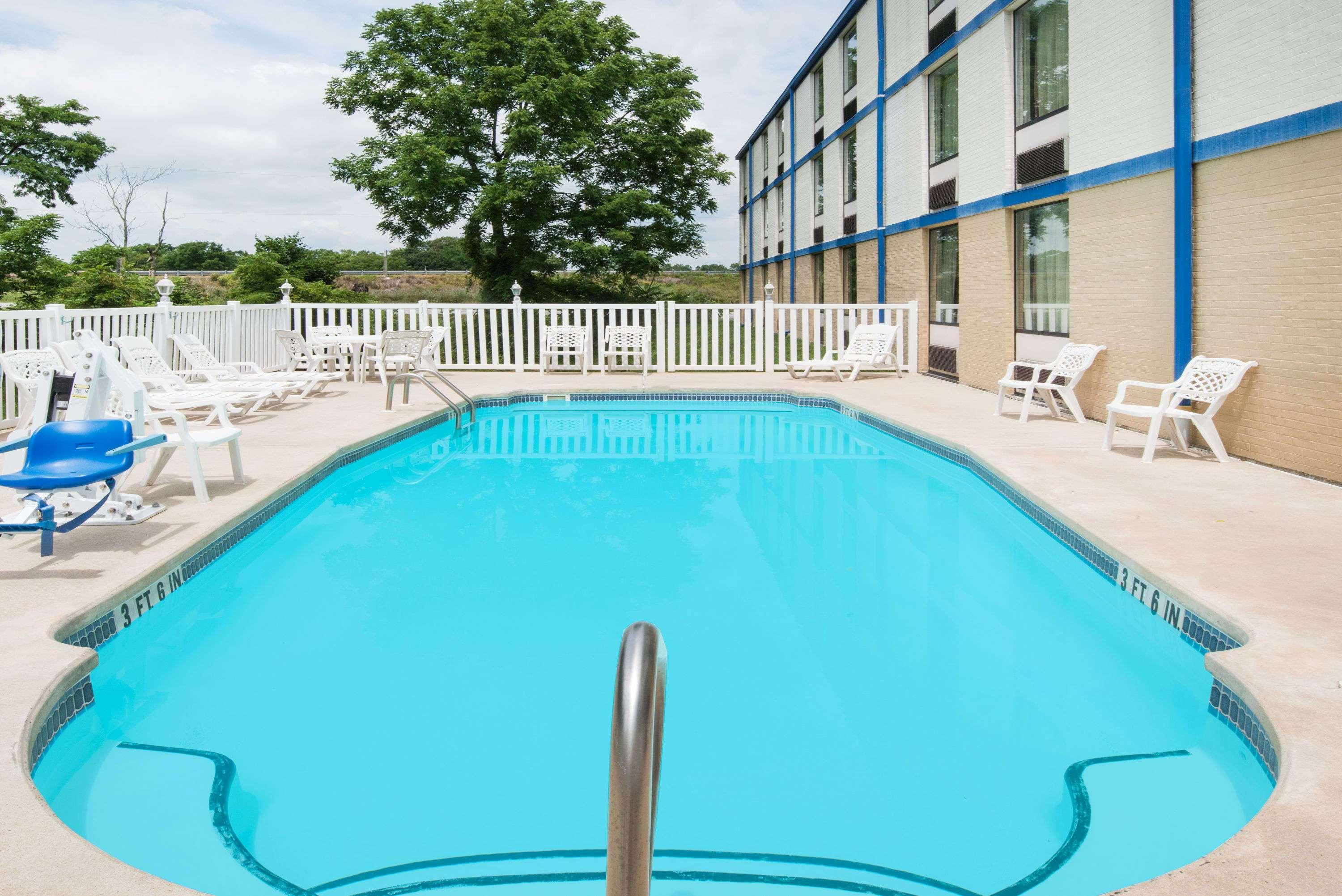 Days Inn By Wyndham Chambersburg Luaran gambar